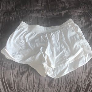 white lulu hotty hot shorts